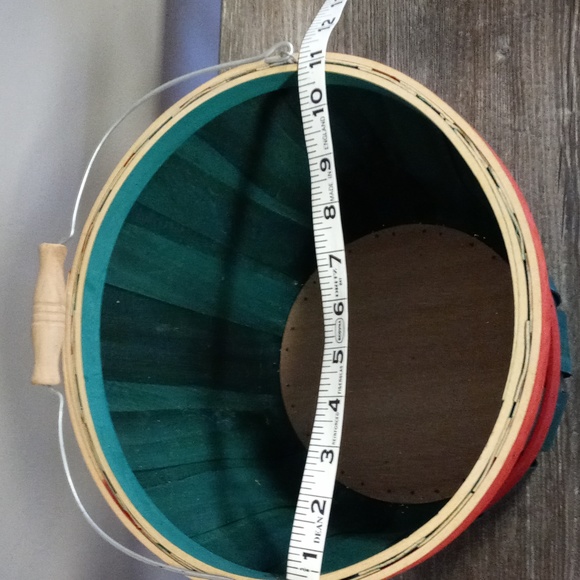 Balsam Wood Christmas Basket with Handle - Picture 3 of 4